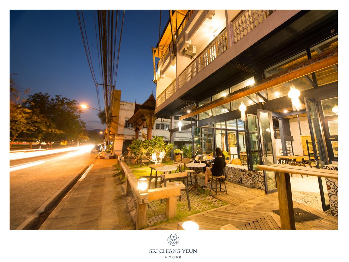Отель Sri Chiang Yeun House Чиангмай Экстерьер фото